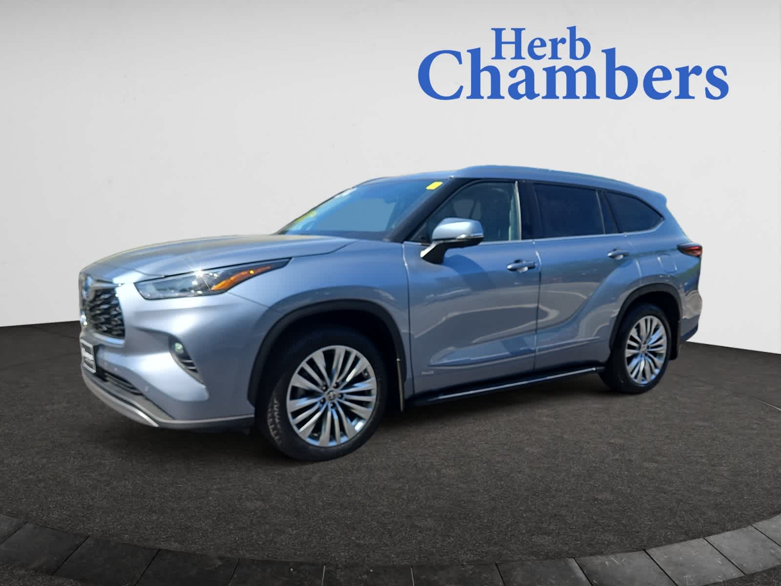 used 2024 Toyota Highlander car, priced at $54,998