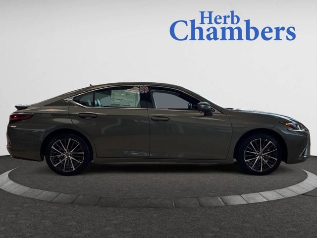 new 2025 Lexus ES car