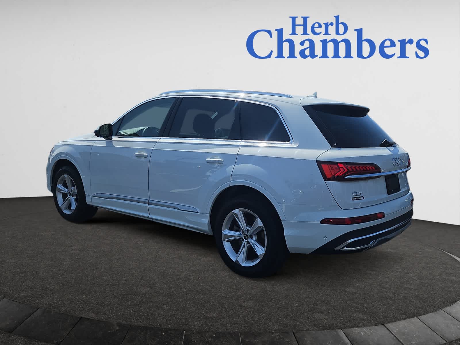 used 2023 Audi Q7 car, priced at $42,998