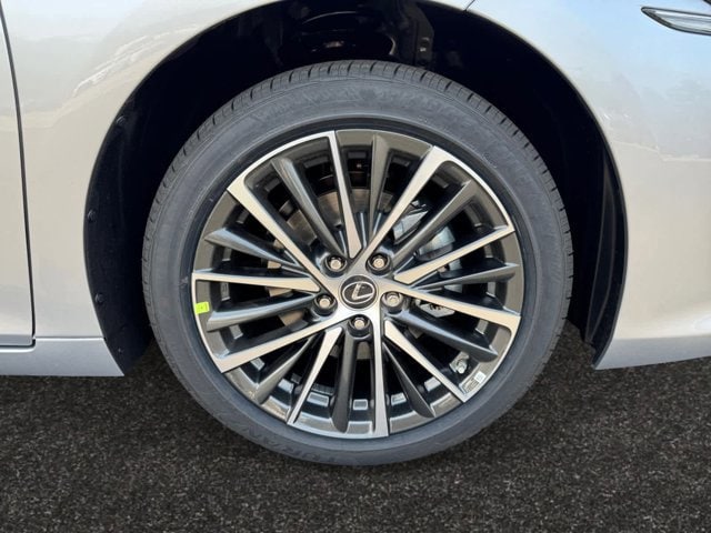 new 2025 Lexus ES 300h car