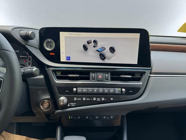 new 2025 Lexus ES 300h car