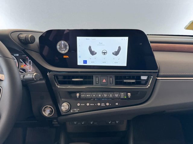 new 2025 Lexus ES car