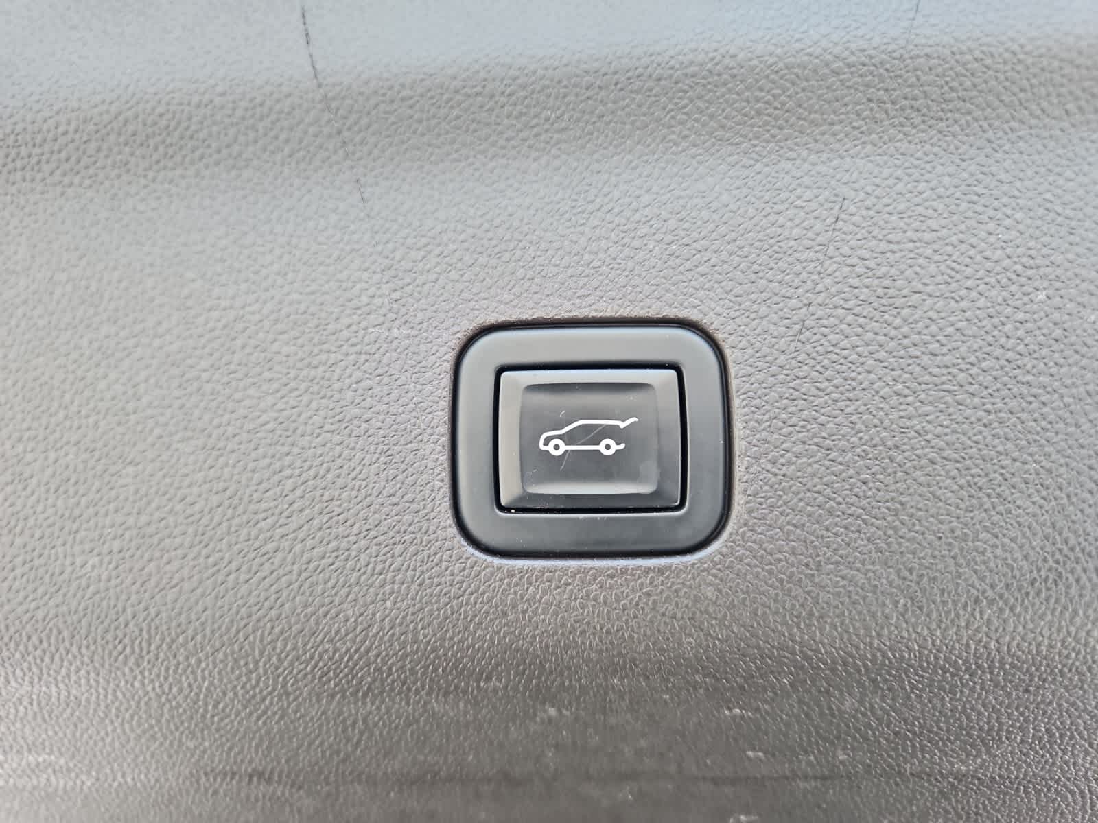 used 2021 GMC Yukon XL car, priced at $41,998