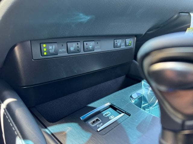 new 2025 Lexus ES 350 car