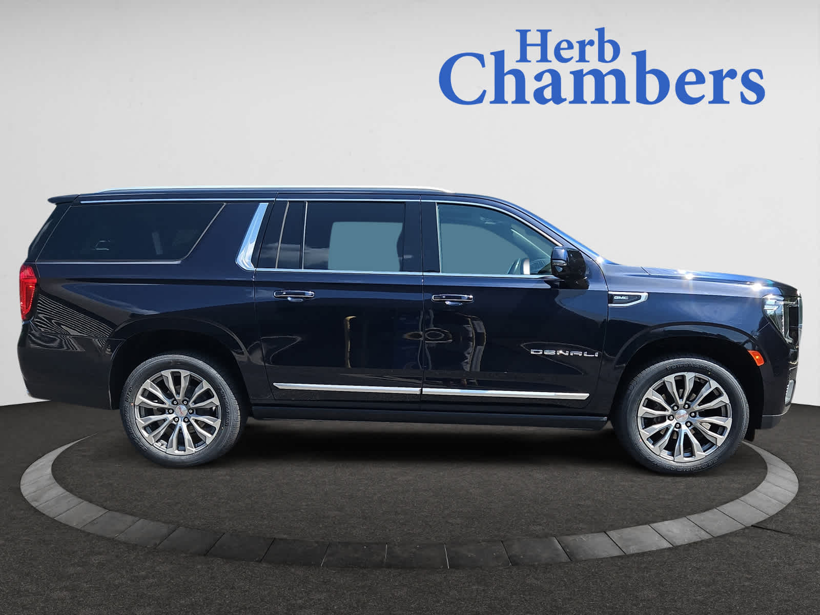 used 2021 GMC Yukon XL car, priced at $41,998