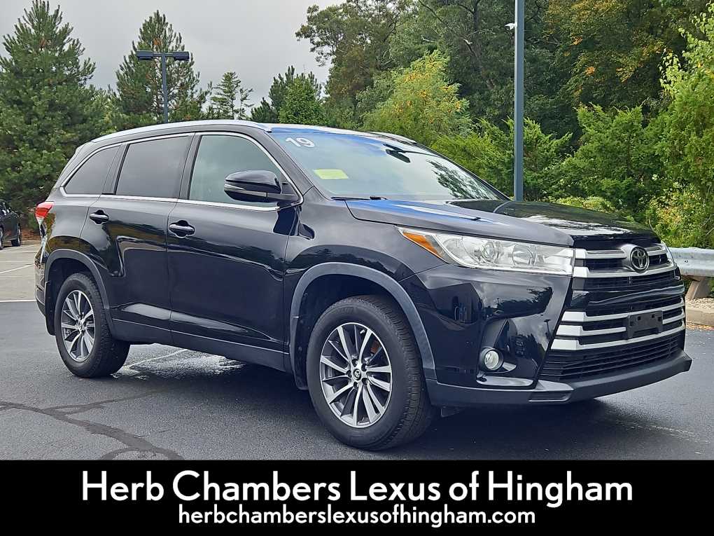 used 2019 Toyota Highlander car, priced at $27,998