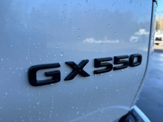 new 2024 Lexus GX 550 car