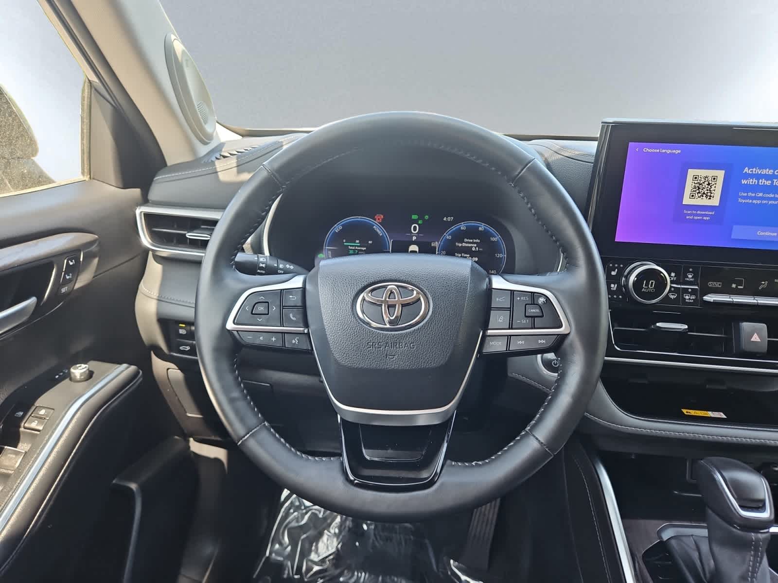 used 2024 Toyota Highlander car, priced at $54,998