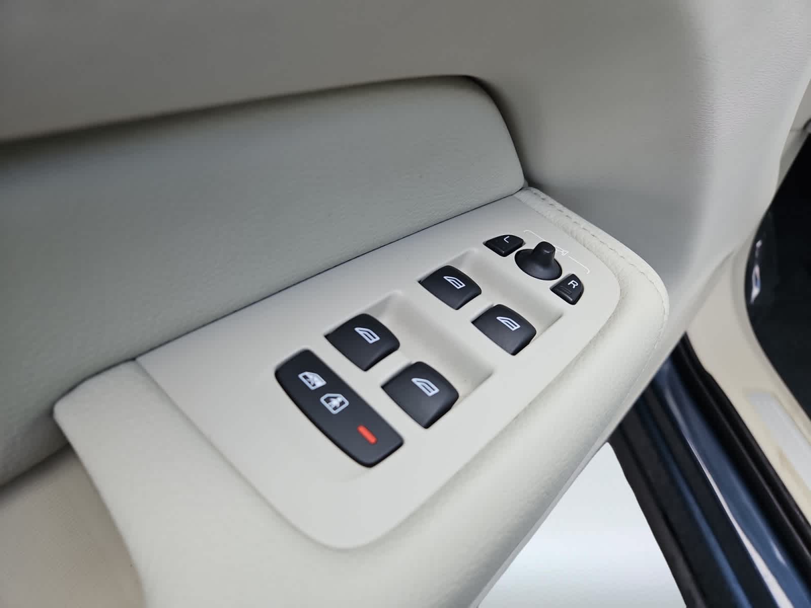 used 2019 Volvo XC60 car, priced at $18,998