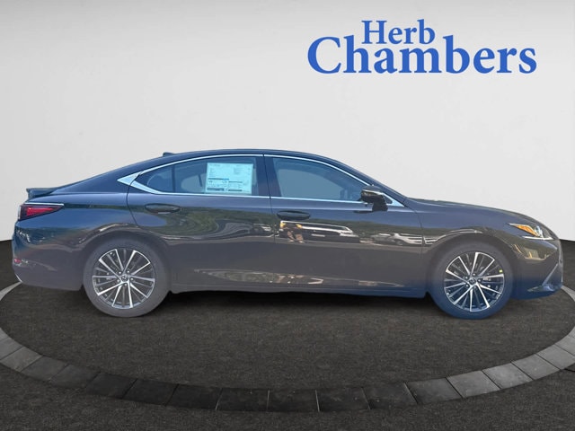 new 2025 Lexus ES car