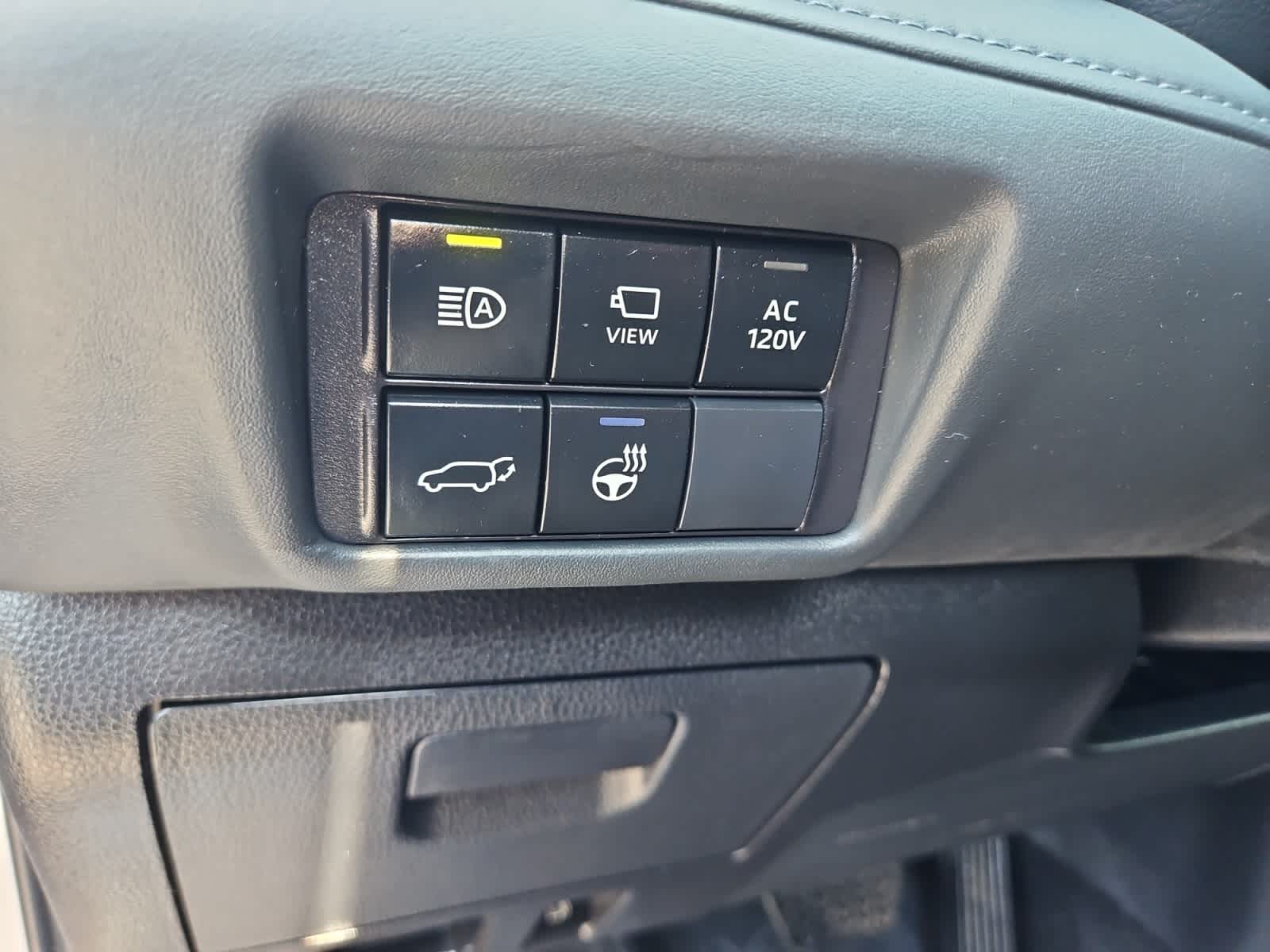 used 2024 Toyota Highlander car, priced at $54,998