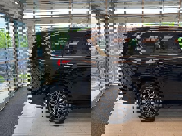 new 2024 Lexus LX 600 car