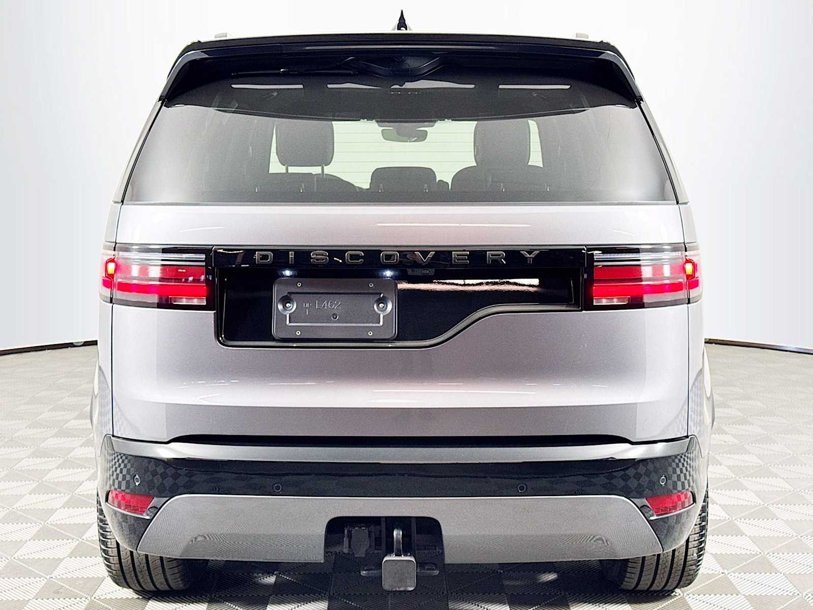 used 2024 Land Rover Discovery car, priced at $59,998