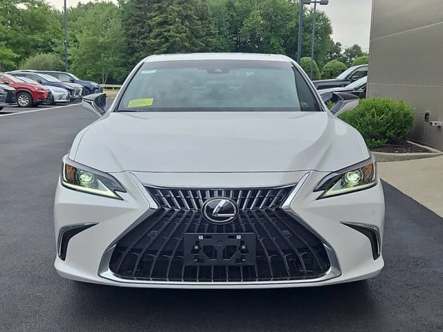 new 2024 Lexus ES 300h car