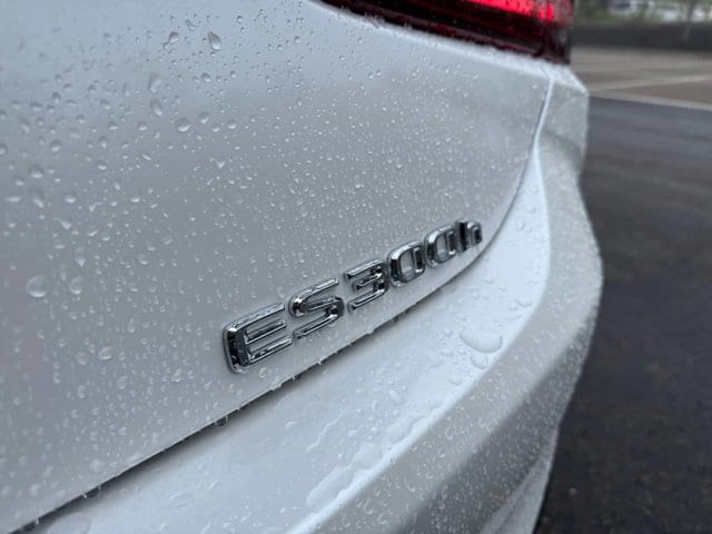 new 2025 Lexus ES 300h car