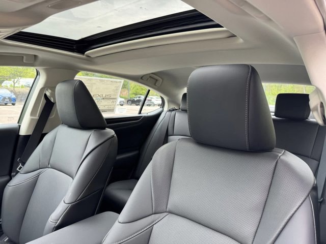 new 2025 Lexus ES 350 car