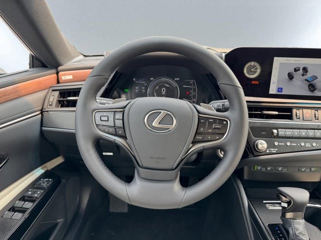 new 2025 Lexus ES 300h car
