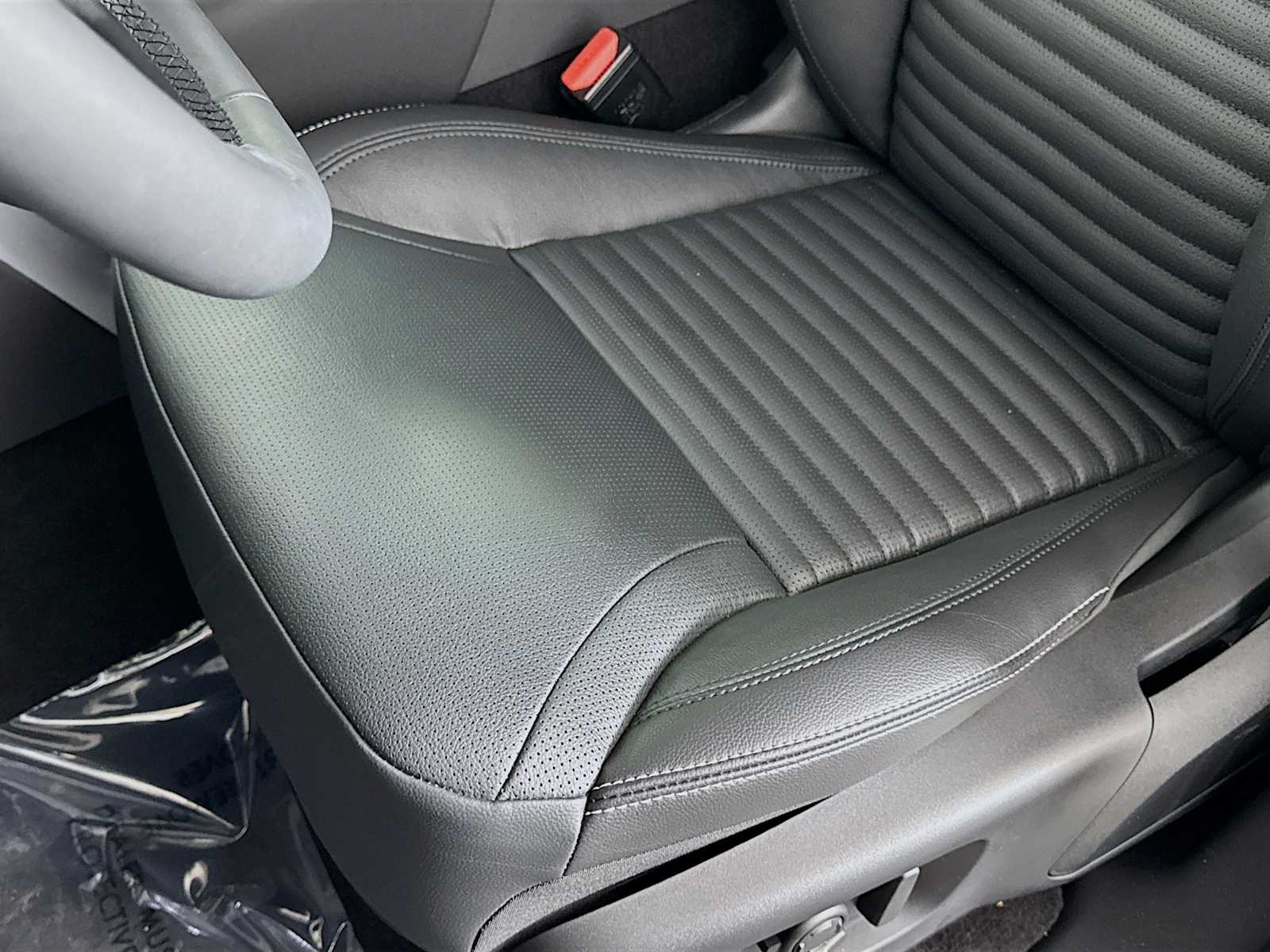 used 2024 Land Rover Discovery car, priced at $59,998