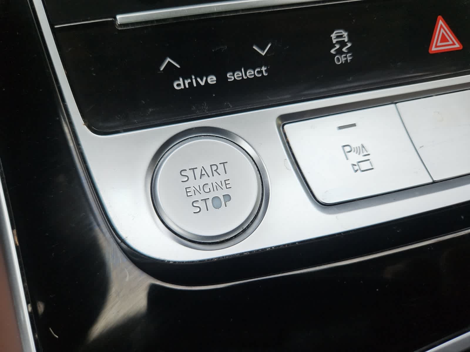 used 2020 Audi Q7 car, priced at $23,998