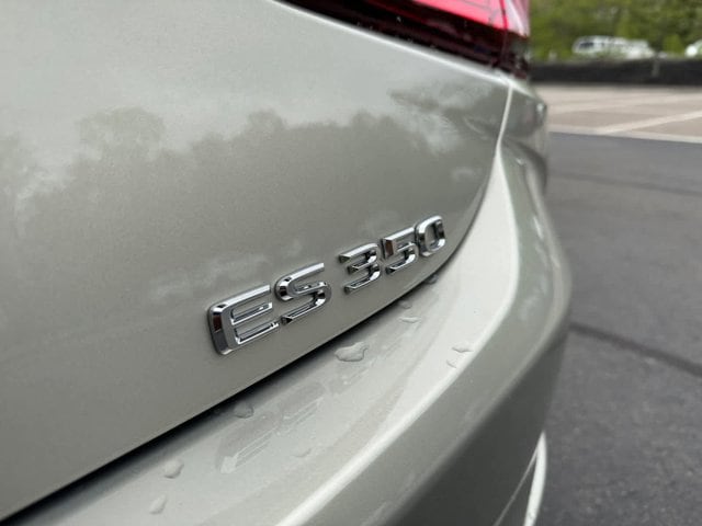 new 2025 Lexus ES 350 car