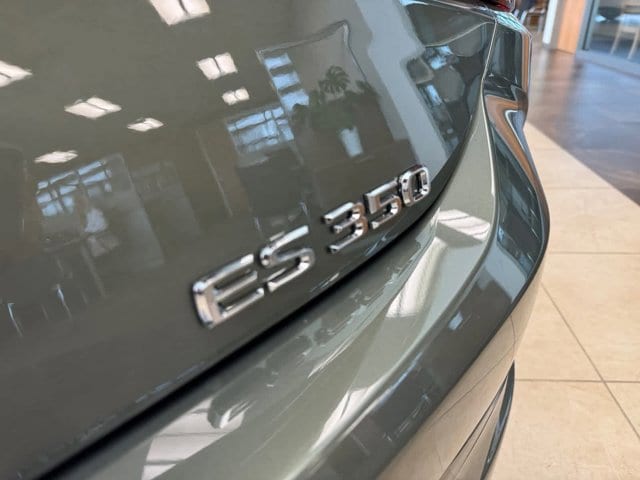 new 2025 Lexus ES car