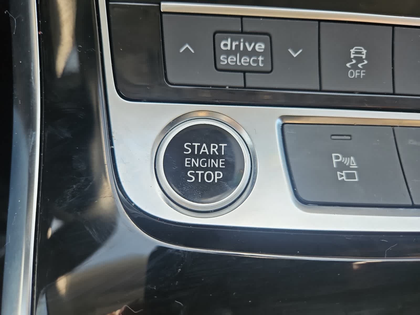 used 2023 Audi Q7 car, priced at $42,998