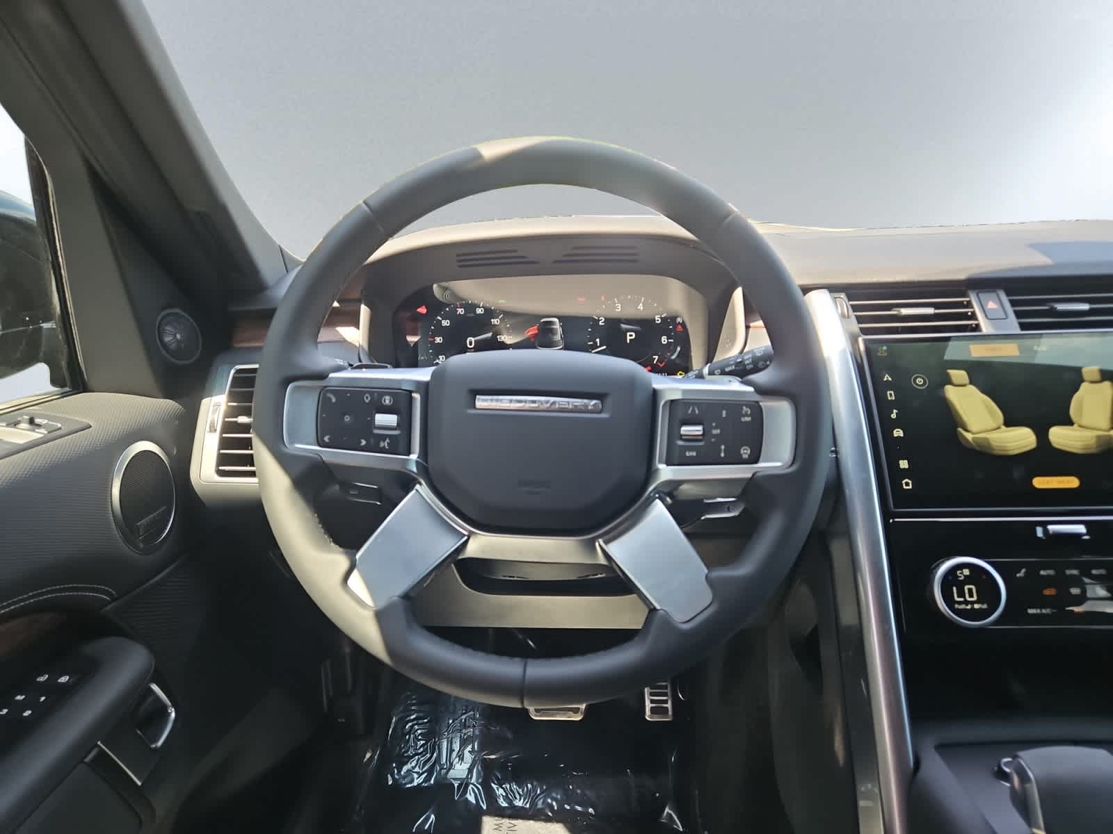 used 2024 Land Rover Discovery car, priced at $58,888