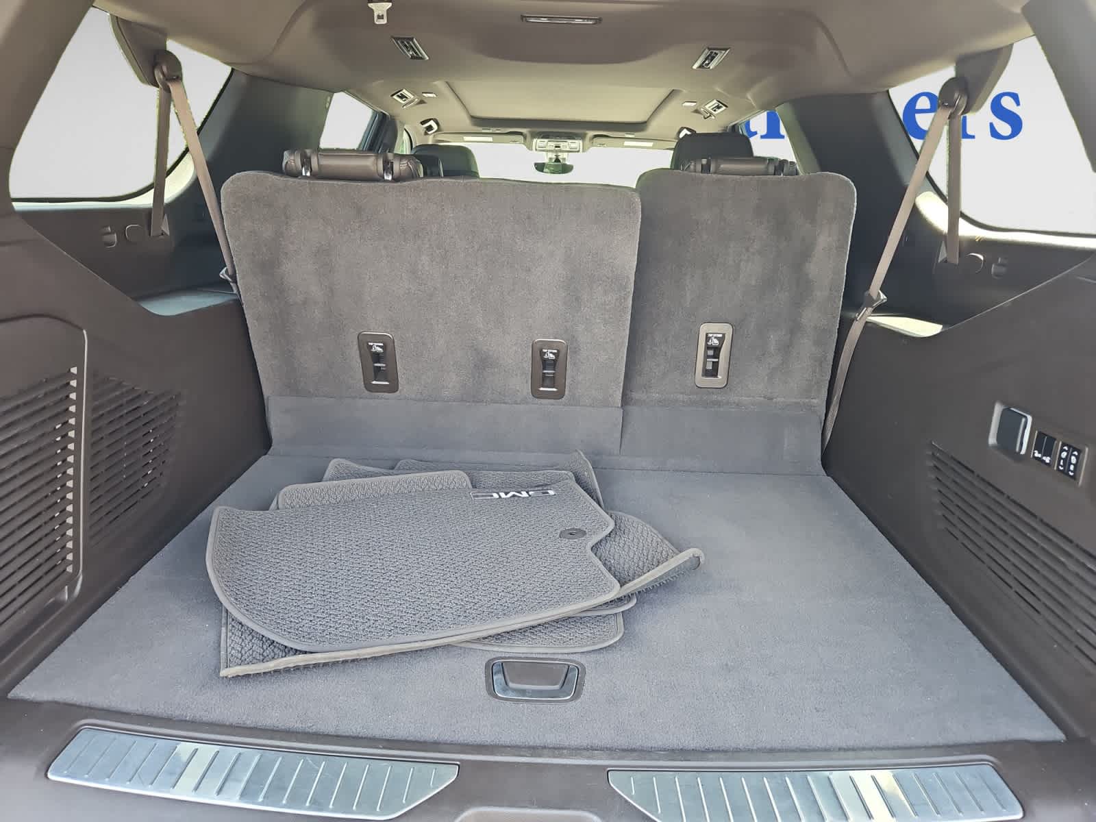 used 2021 GMC Yukon XL car, priced at $41,998