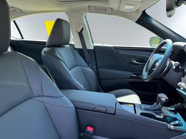 new 2025 Lexus ES 350 car
