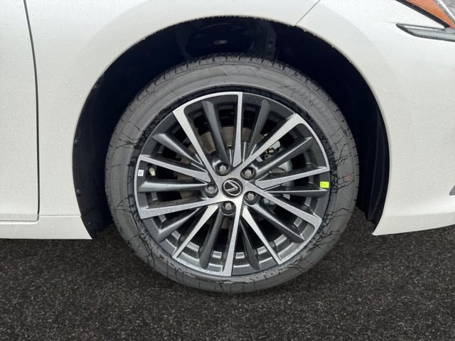 new 2025 Lexus ES 300h car