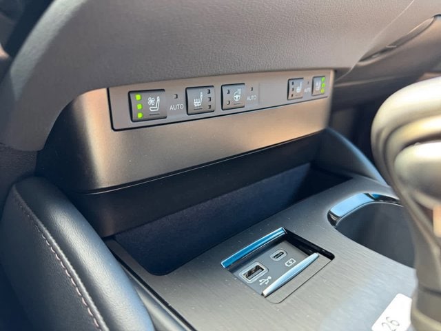 new 2025 Lexus ES 350 car
