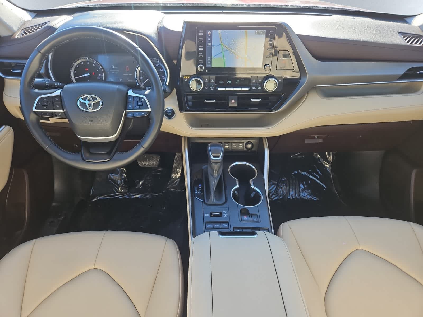 used 2022 Toyota Highlander car, priced at $34,998