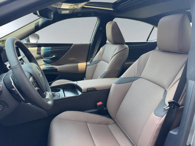 new 2025 Lexus ES 300h car