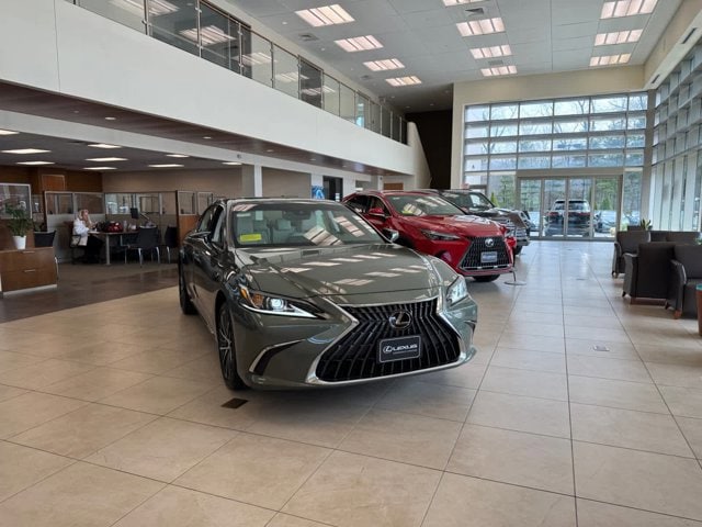 new 2025 Lexus ES car