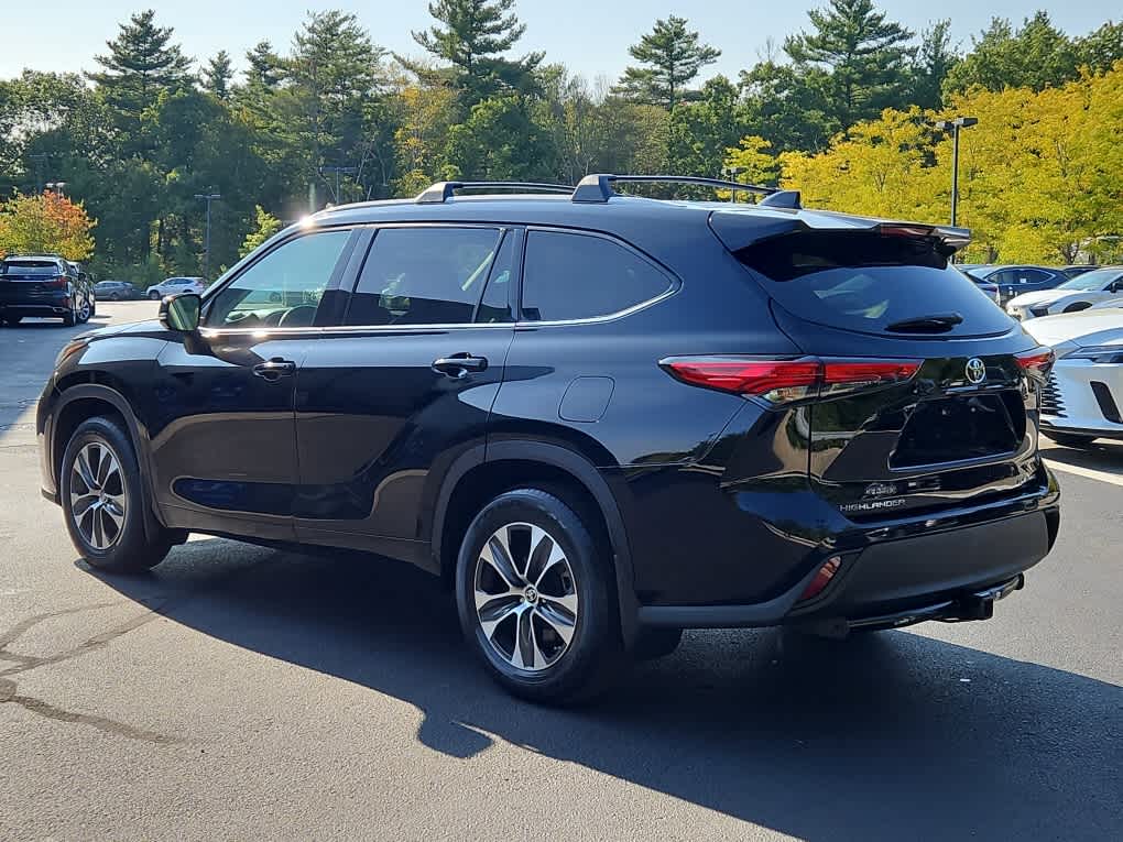 used 2022 Toyota Highlander car, priced at $35,498