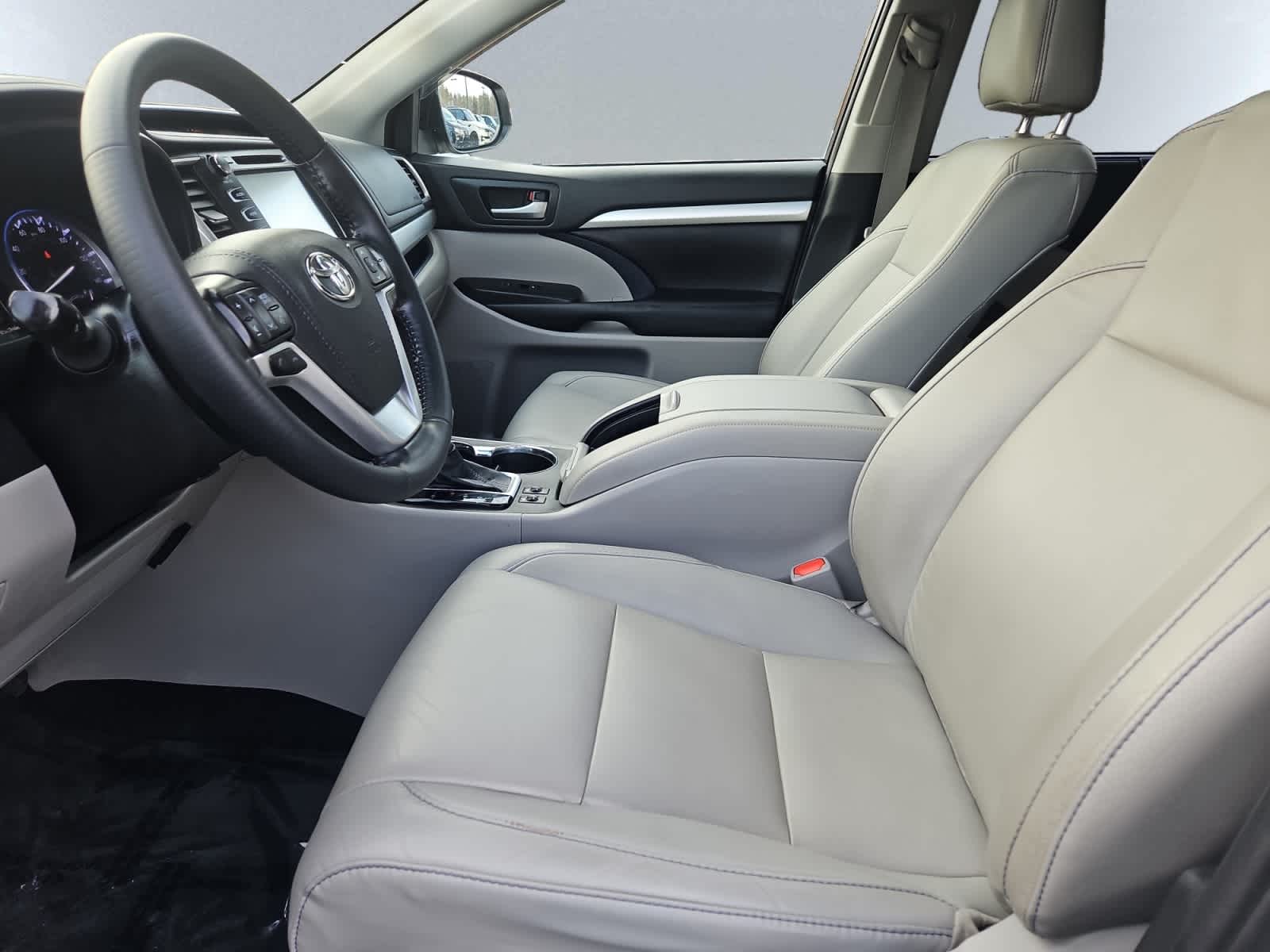 used 2019 Toyota Highlander car, priced at $26,998