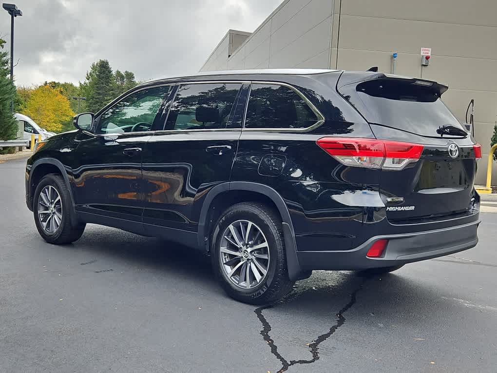 used 2019 Toyota Highlander car, priced at $27,998