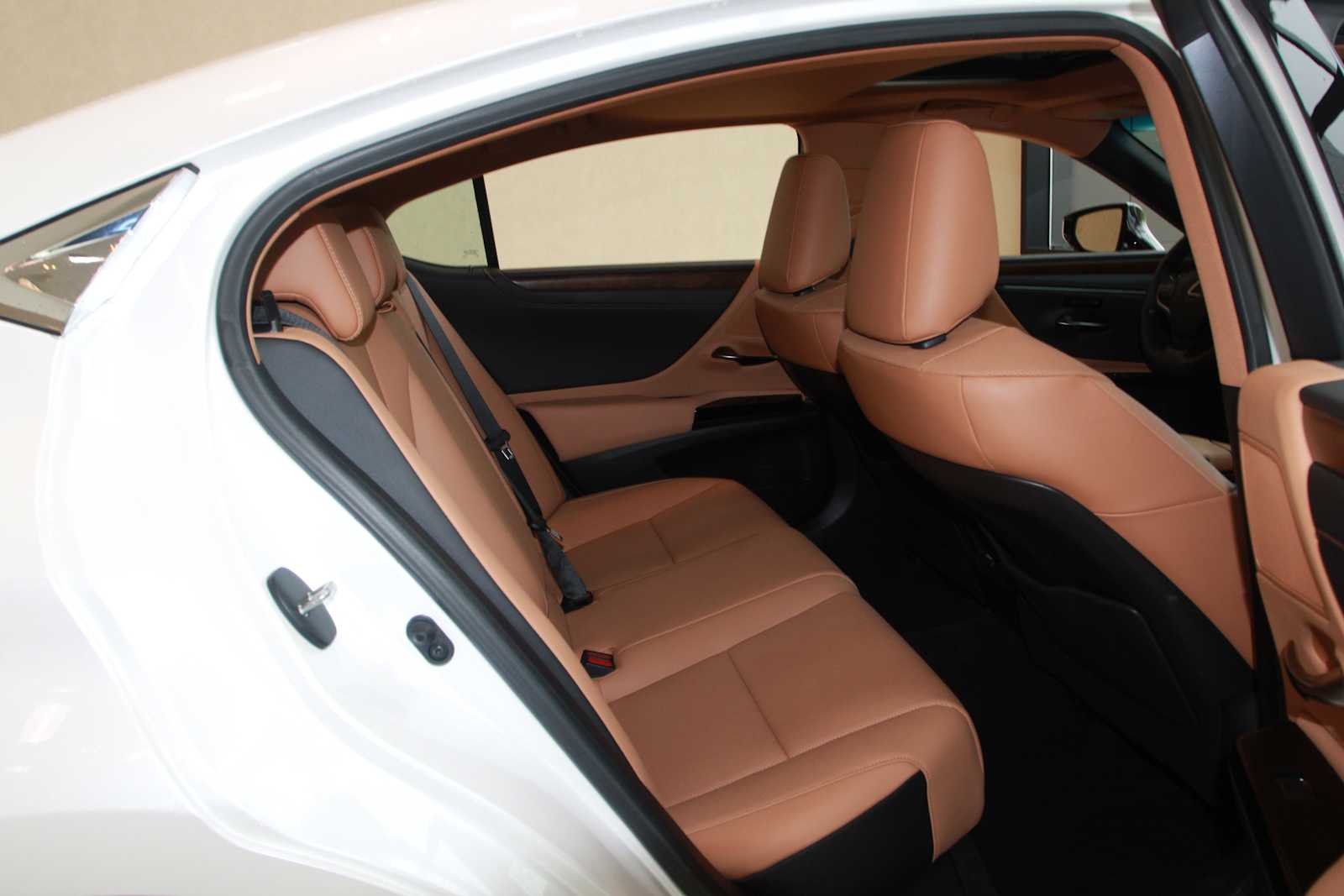 used 2024 Lexus ES 350 car, priced at $43,798