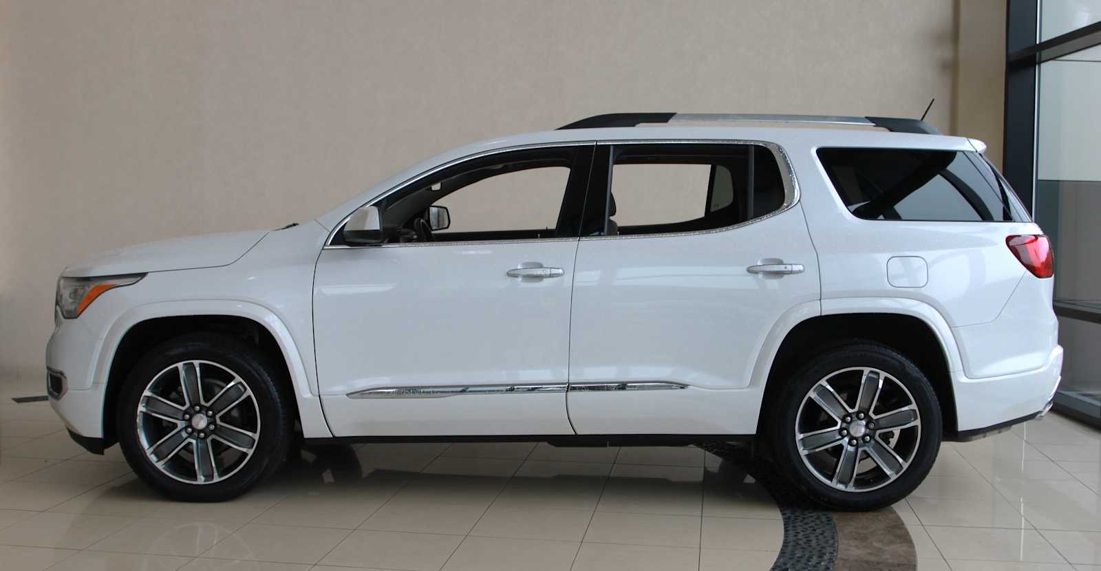 used 2019 GMC Acadia car, priced at $19,698