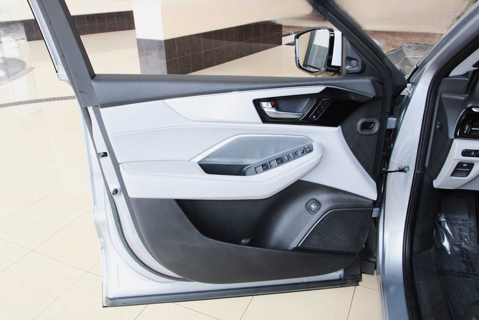 used 2025 Acura MDX car, priced at $52,998