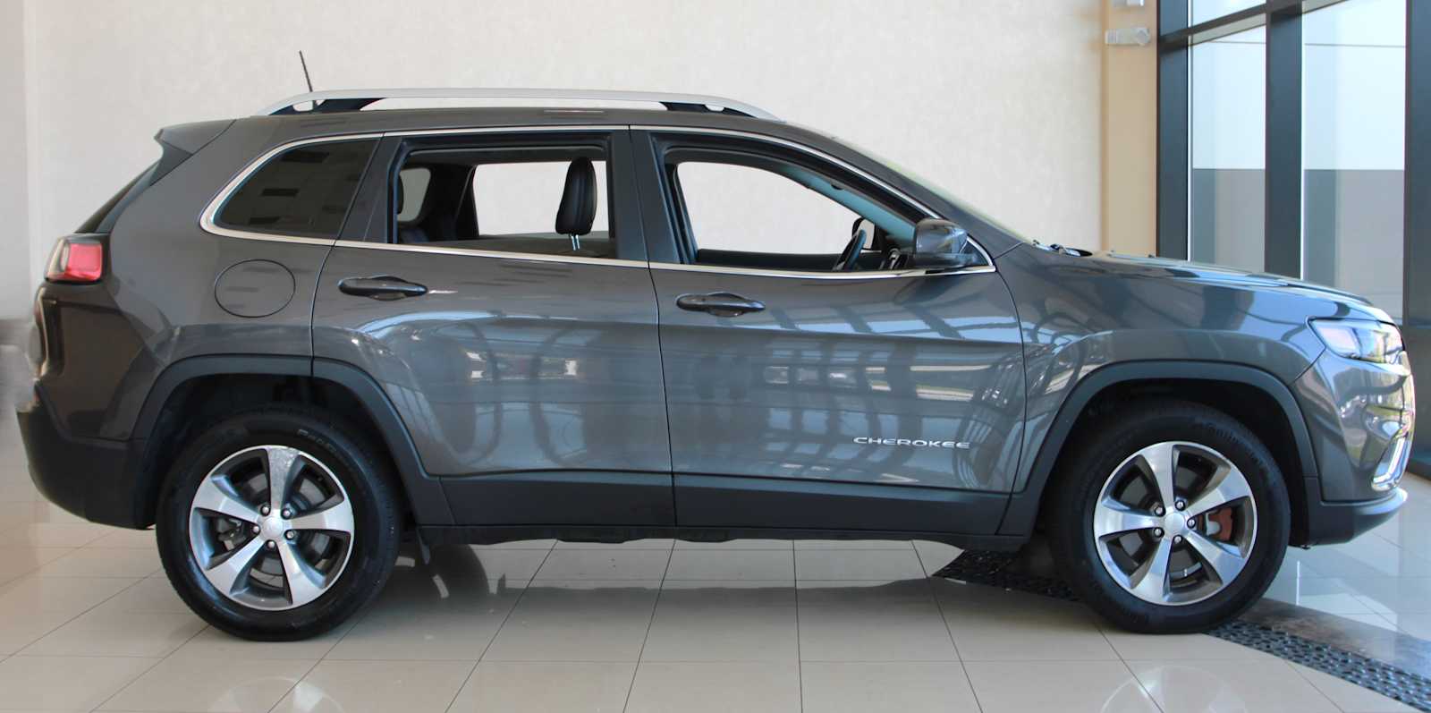 used 2019 Jeep Cherokee car, priced at $17,998