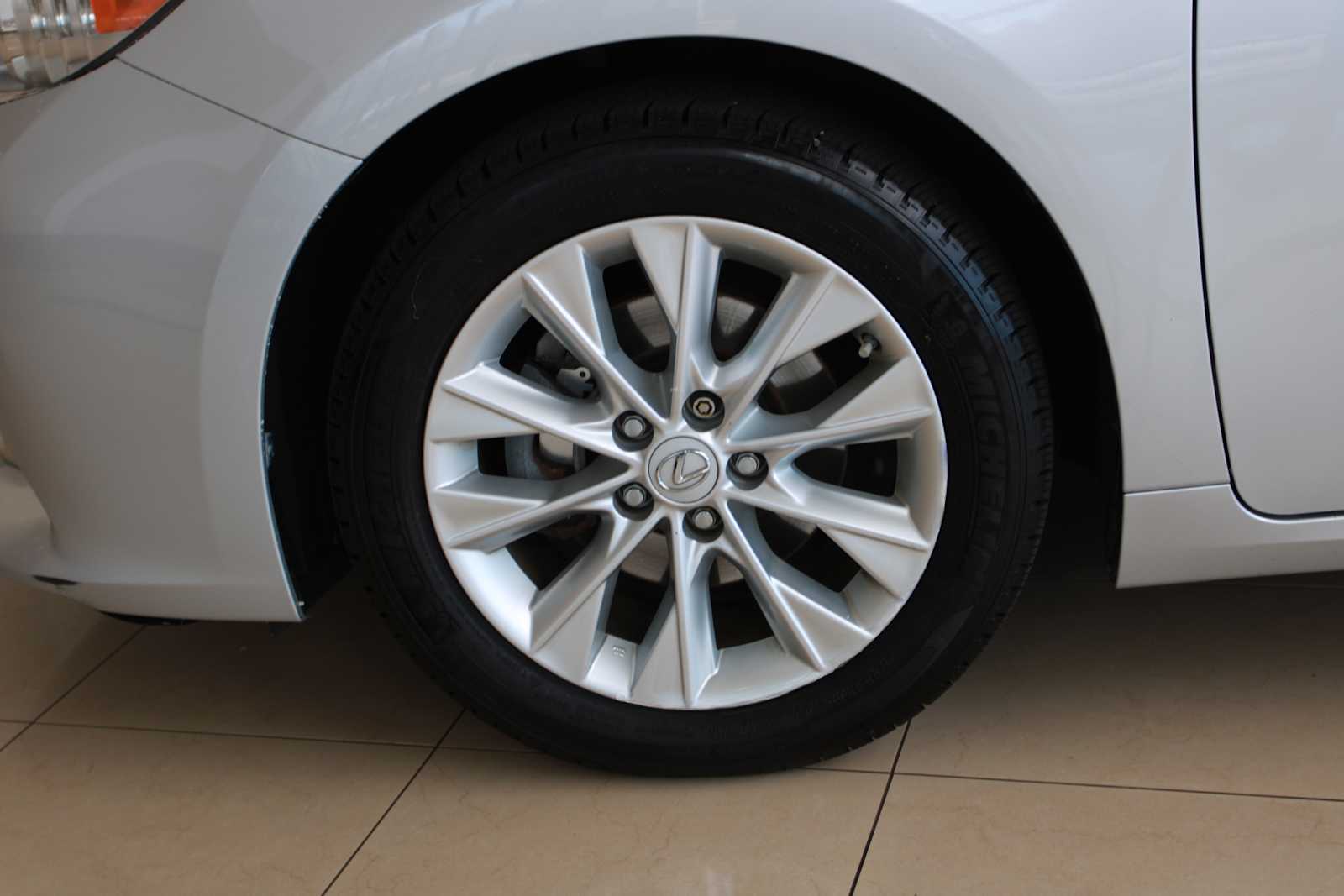 used 2015 Lexus ES 300h car, priced at $18,998