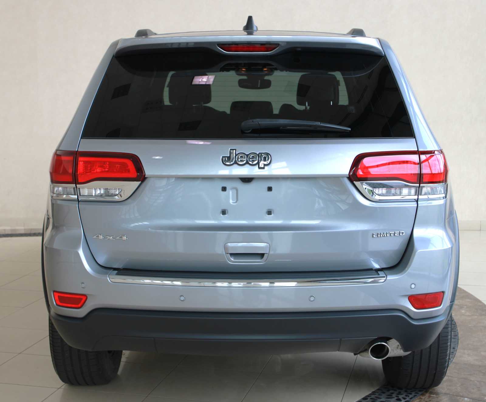 used 2021 Jeep Grand Cherokee car, priced at $27,798