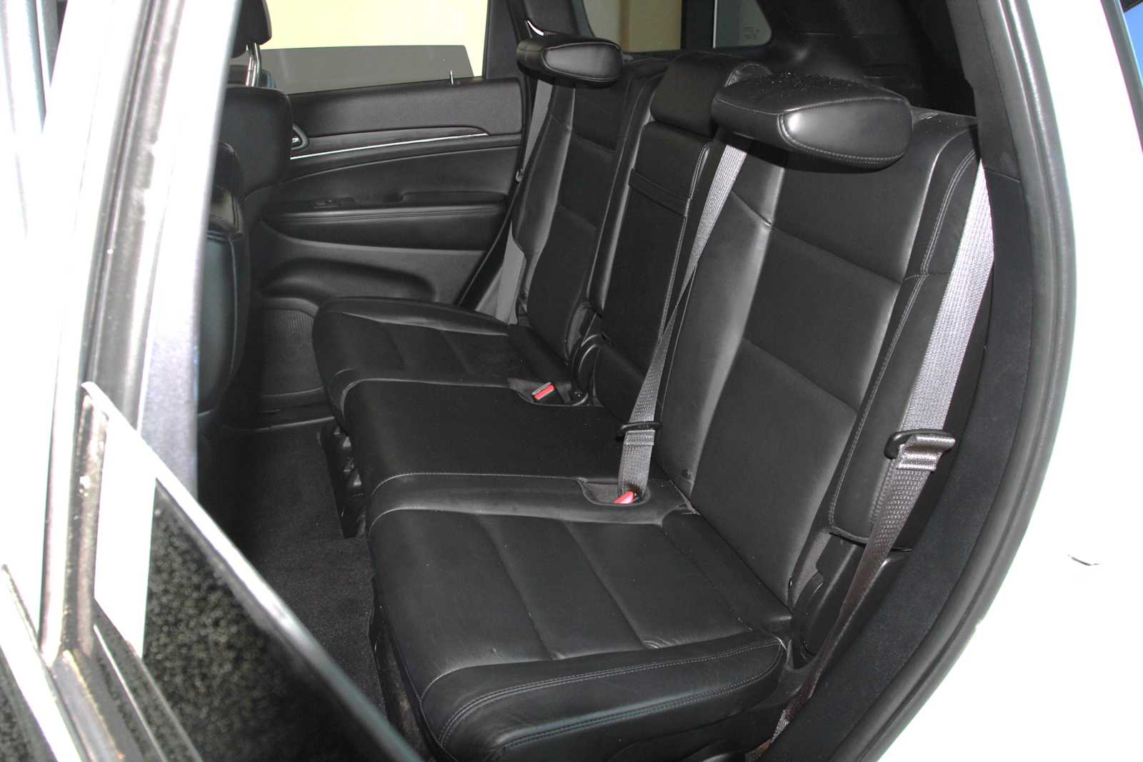 used 2020 Jeep Grand Cherokee car, priced at $27,998
