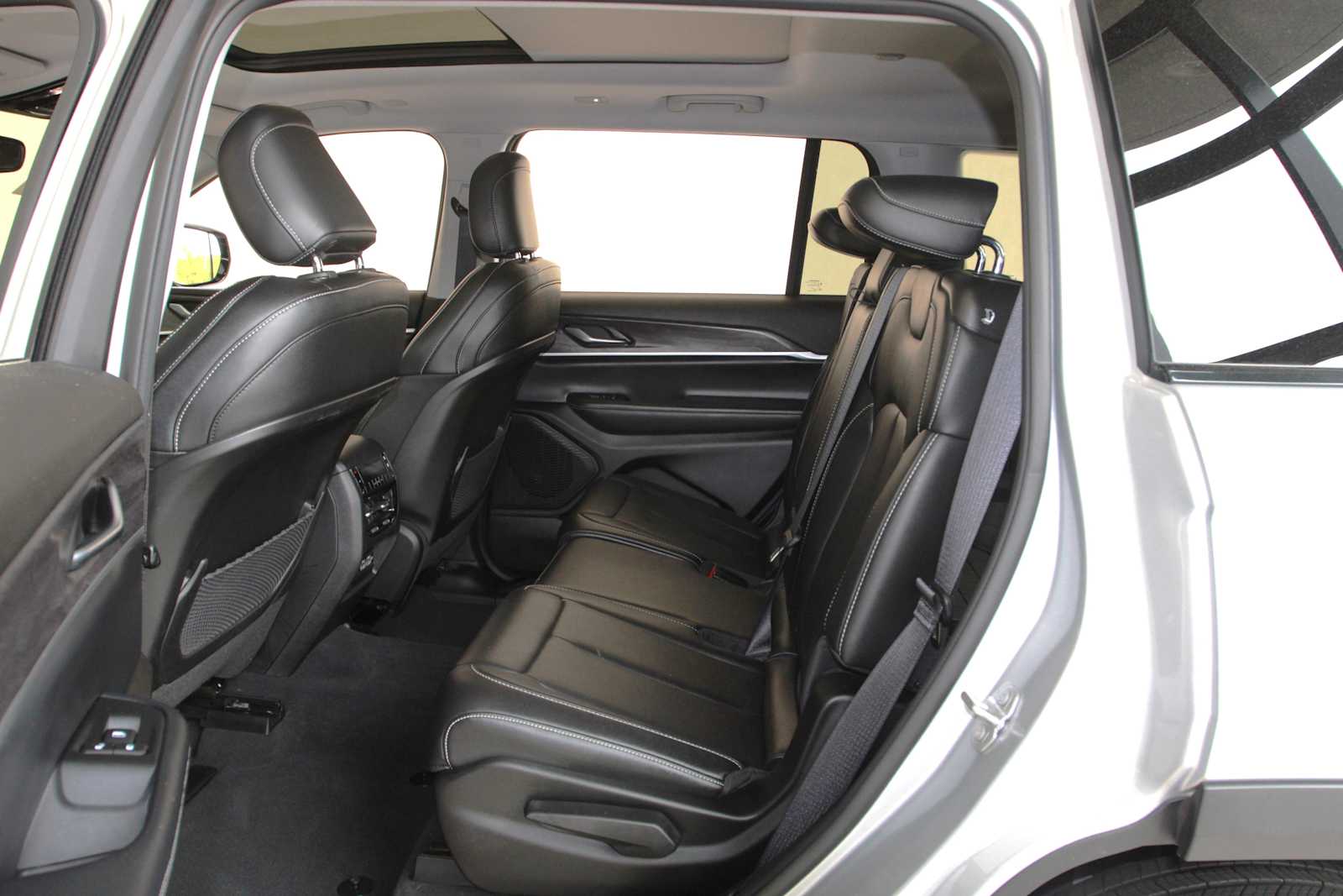 used 2023 Jeep Grand Cherokee L car, priced at $34,998