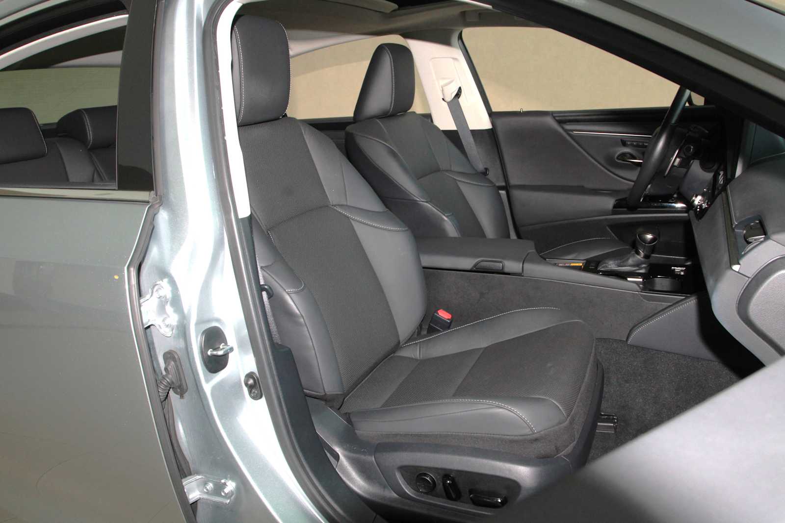 used 2024 Lexus ES 350 car, priced at $42,998