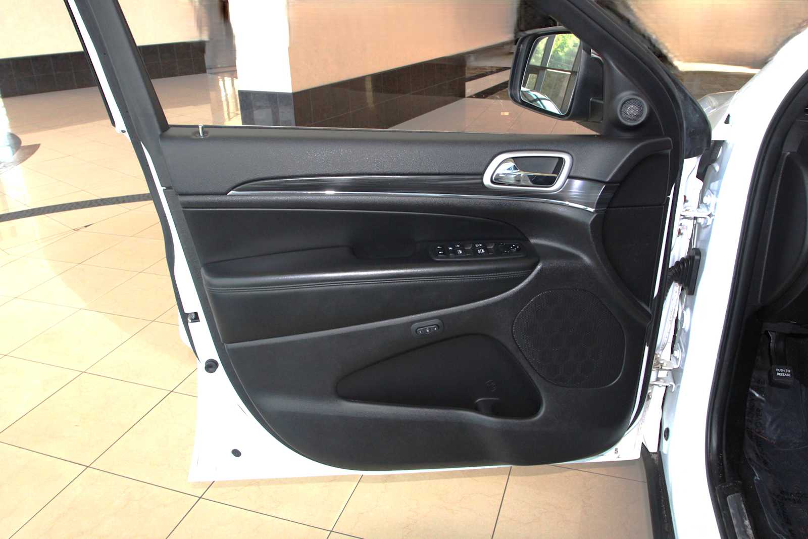 used 2020 Jeep Grand Cherokee car, priced at $27,998