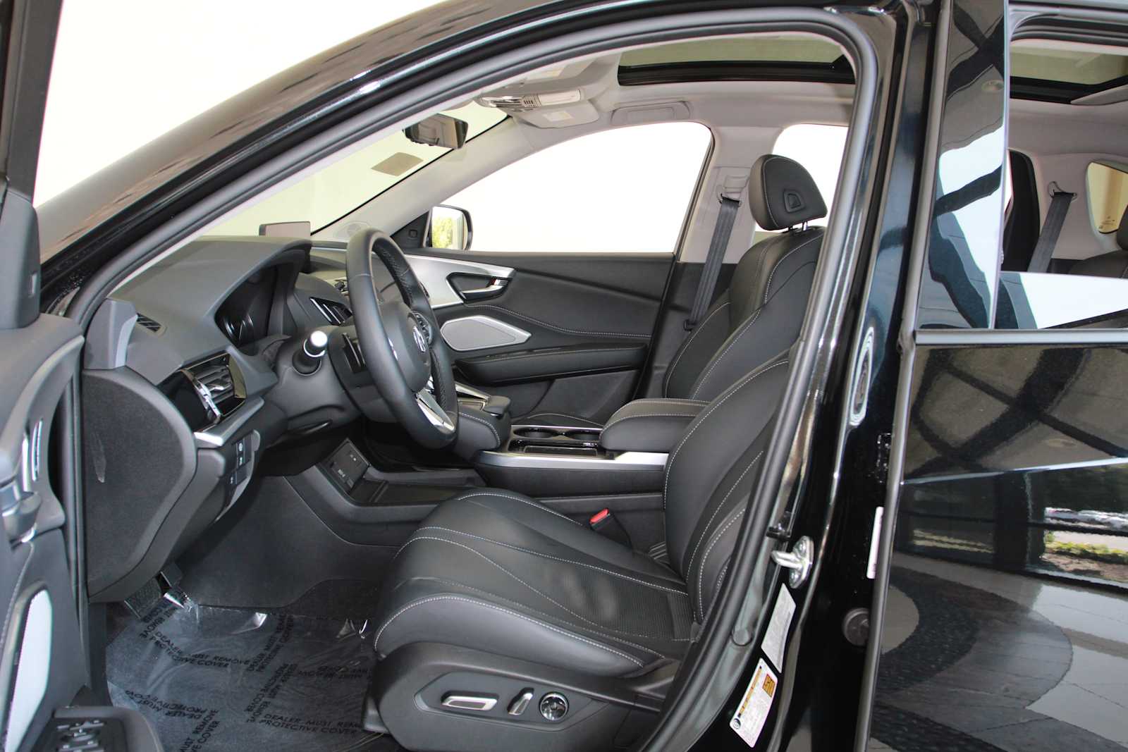 used 2025 Acura RDX car, priced at $43,998