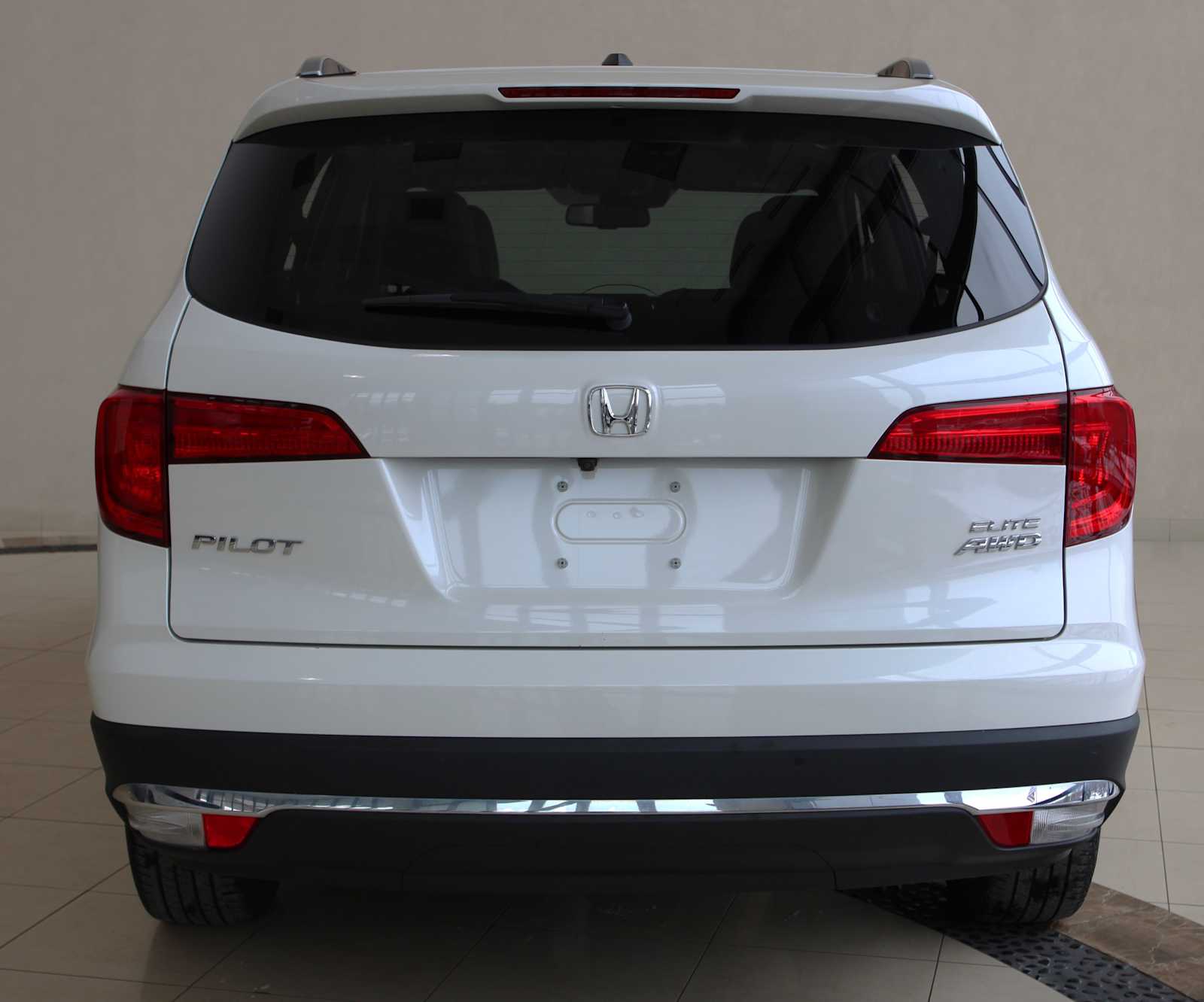 used 2018 Honda Pilot car, priced at $25,498