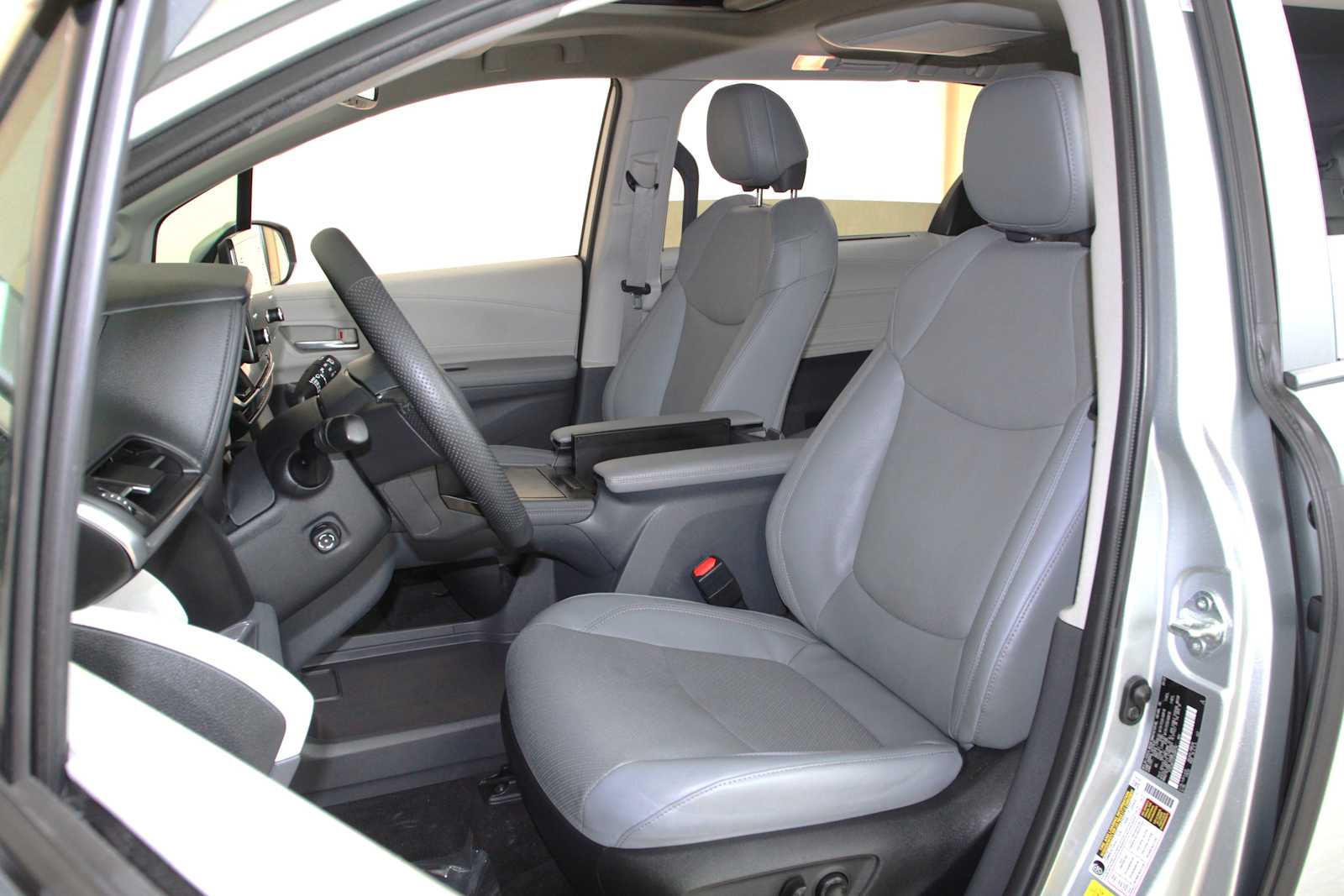 used 2023 Toyota Sienna car, priced at $48,998